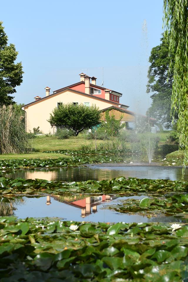 esterno B&B la Casa VEcchia con giardino